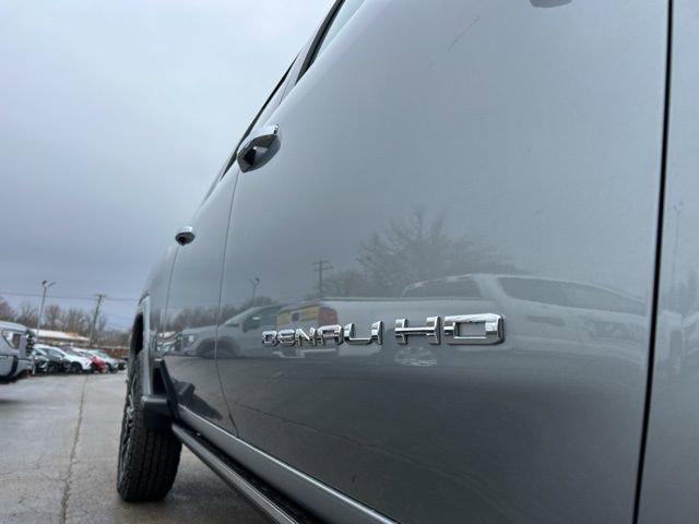 Used 2025 GMC Sierra 2500 Denali w/ Denali Reserve Package image 16