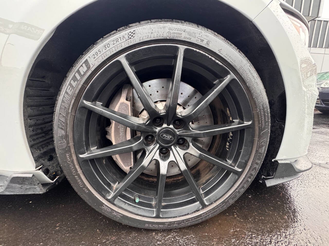 Used 2016 Ford Mustang Shelby GT350 w/ Technology Package image 32