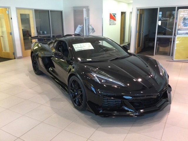 New 2026 Chevrolet Corvette Z06 w/ Z07 Performance Package image 2