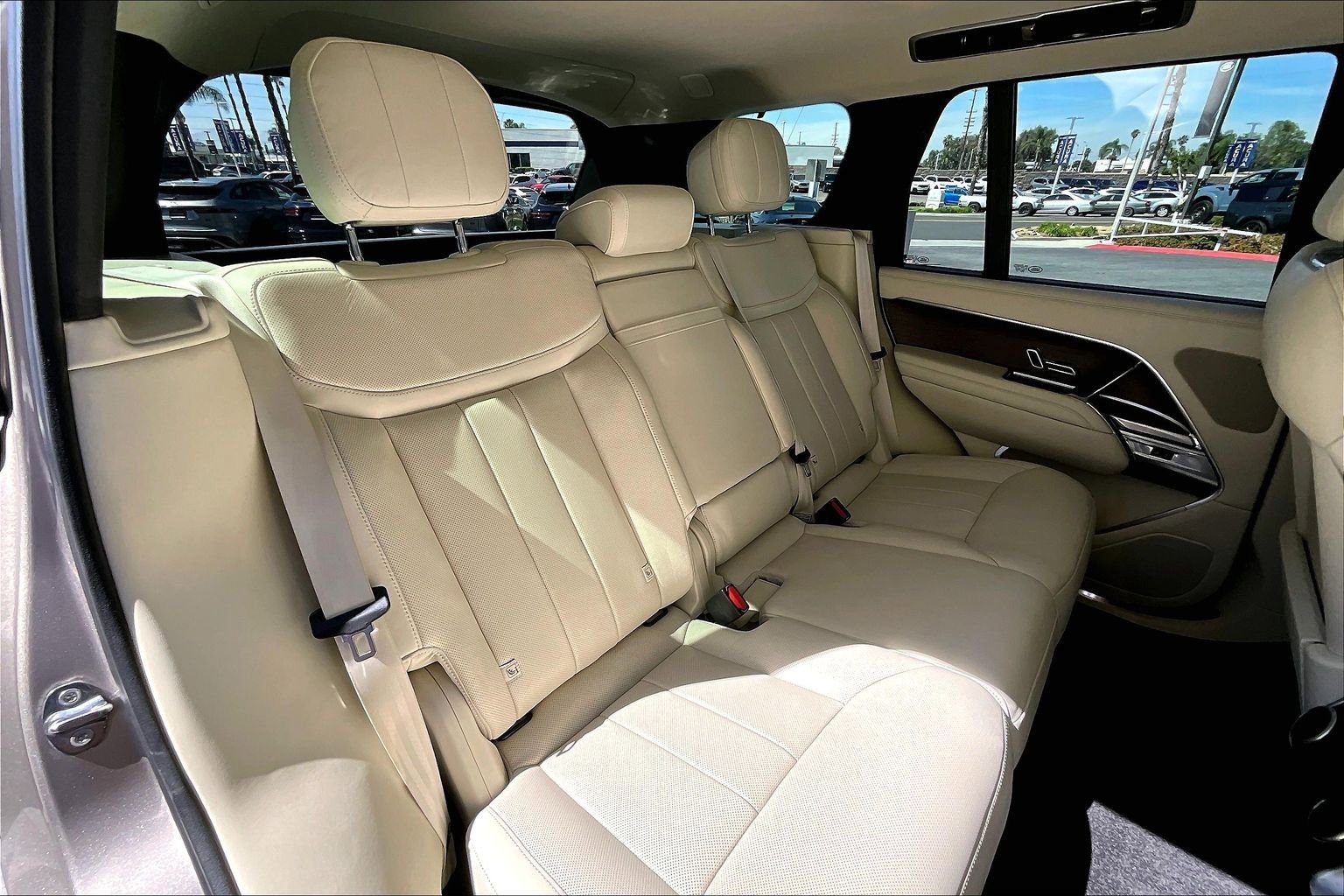 Certified 2023 Land Rover Range Rover SE AWD/4WD image 27