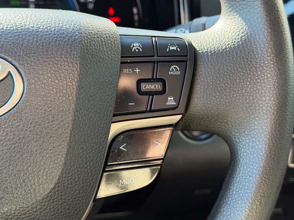 Used 2025 Toyota Camry LE FWD image 18