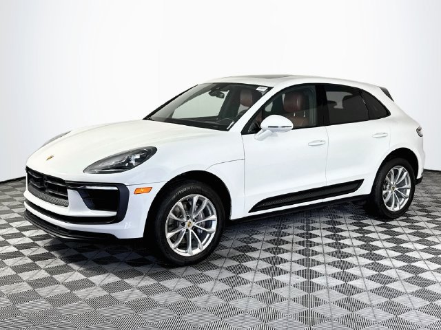 Used 2023 Porsche Macan AWD/4WD image 4