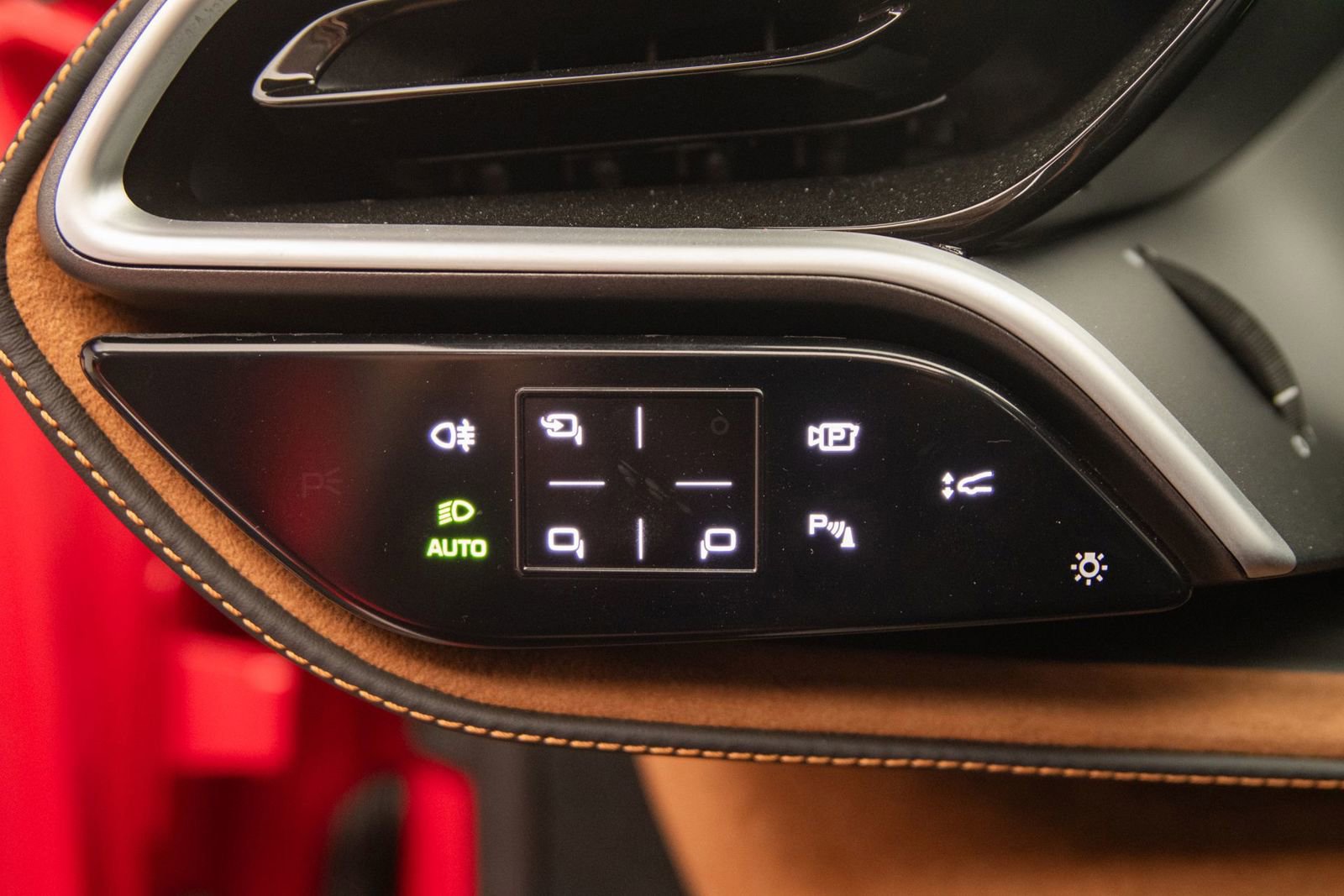 Used 2025 Ferrari 296 GTS RWD image 34