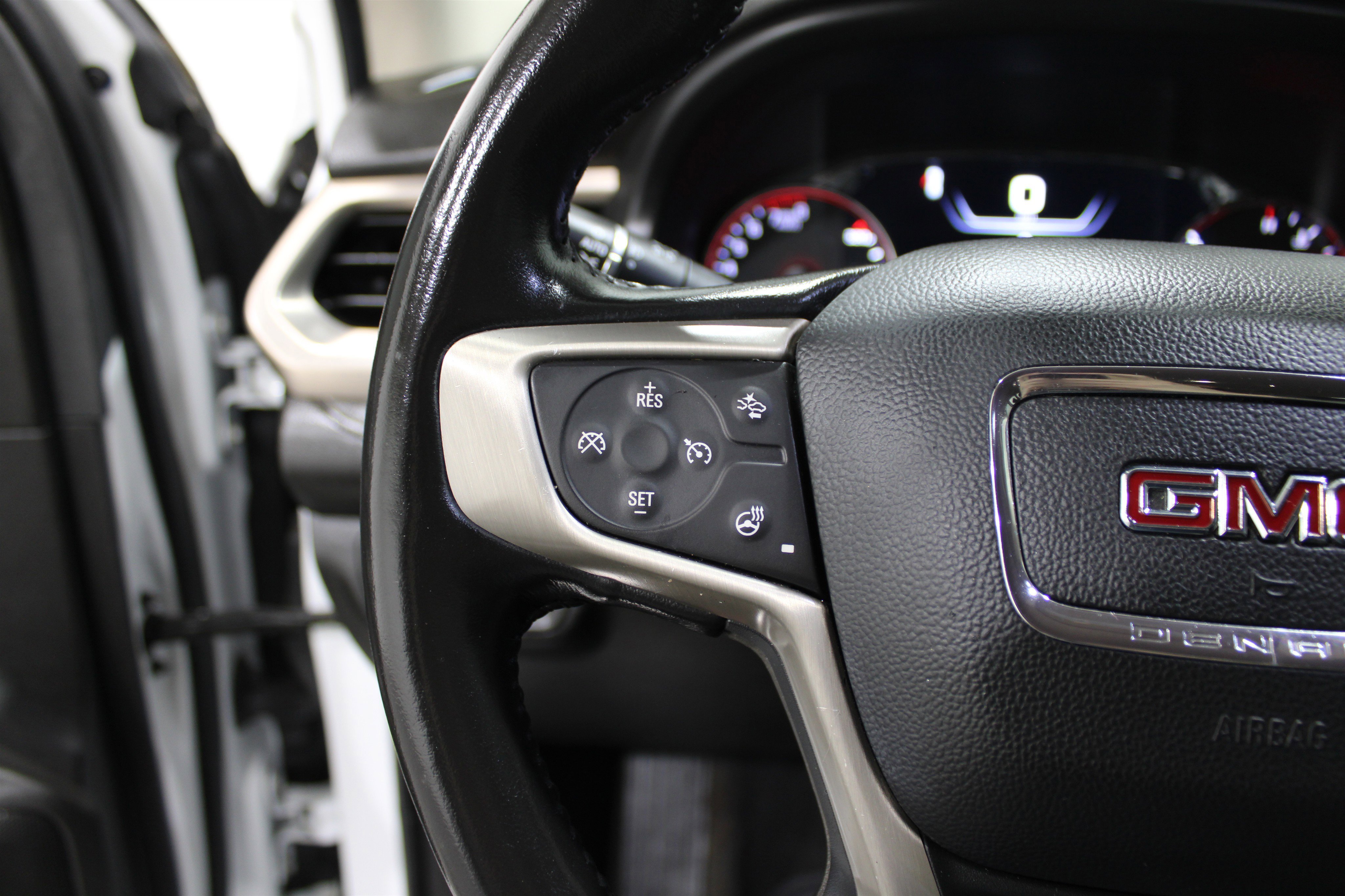 Used 2020 GMC Acadia Denali w/ Trailering Package image 13