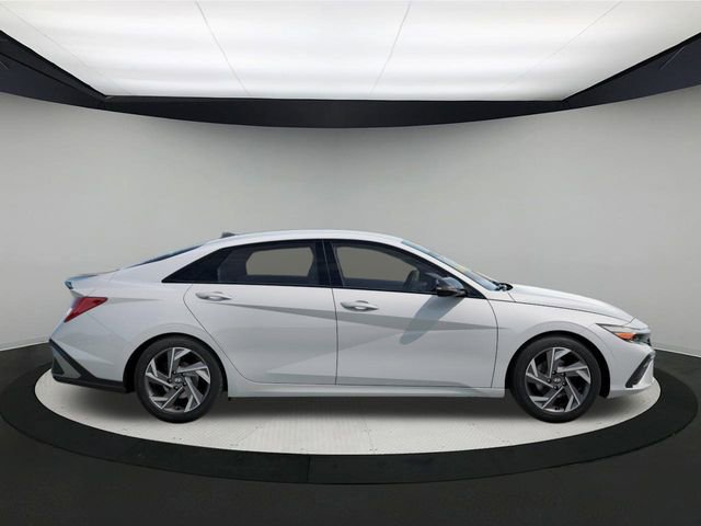 New 2025 Hyundai Elantra Sport image 8