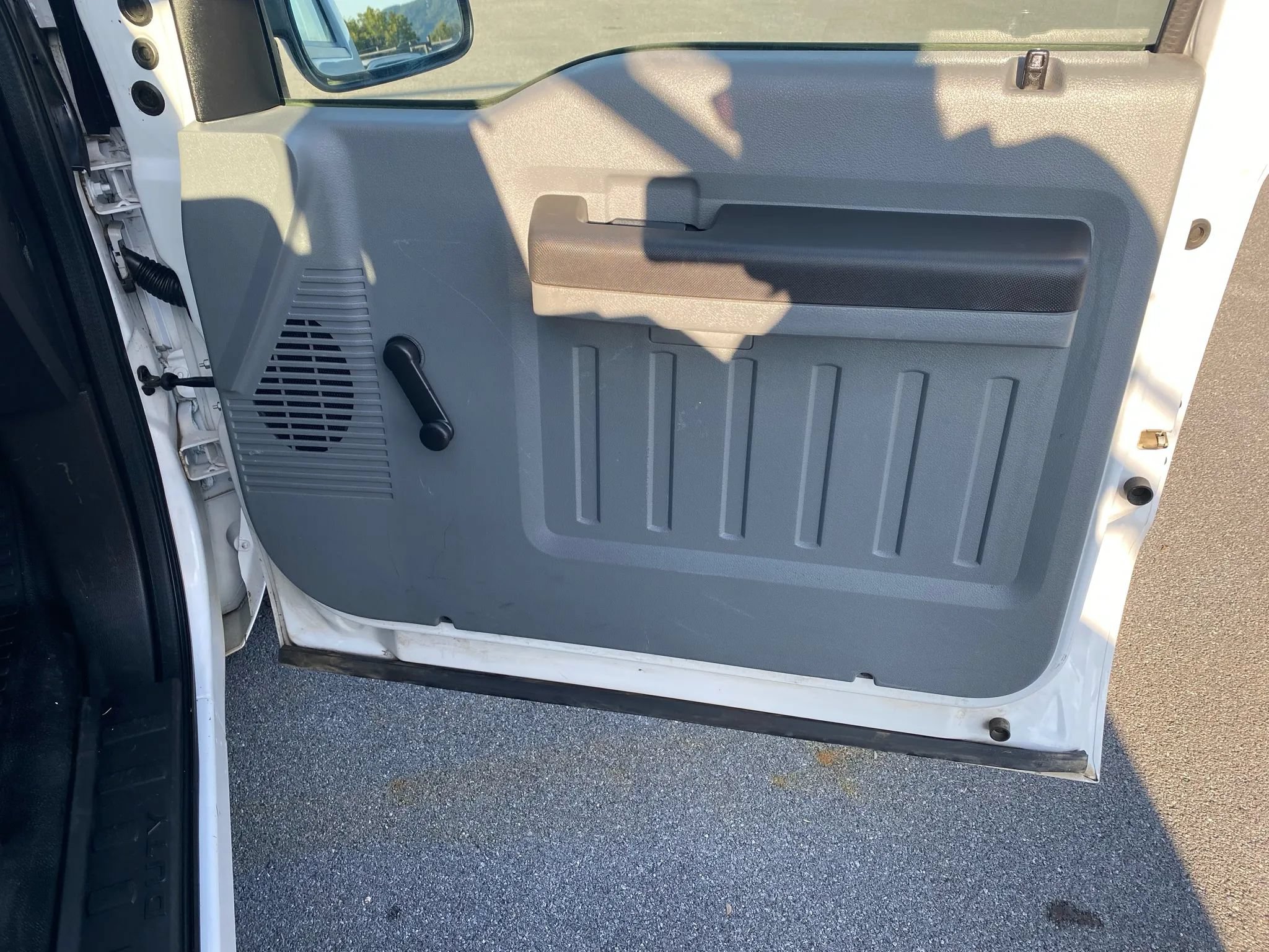 Used 2011 Ford F250 XL RWD image 17