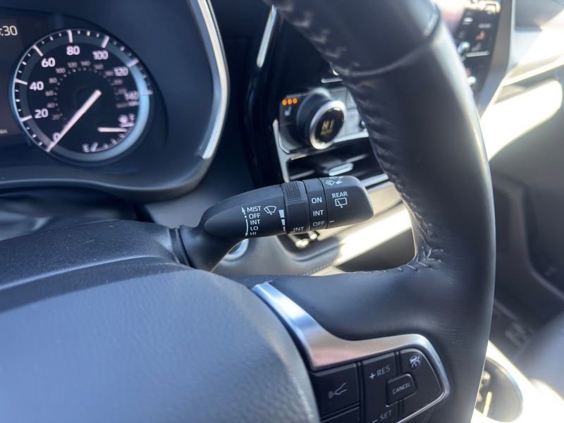 Used 2021 Toyota Highlander XLE image 28