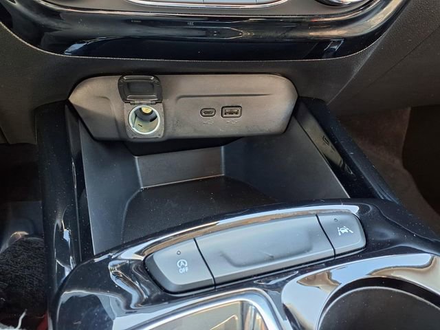Used 2025 Chevrolet Trax LT w/ LT Convenience Package FWD image 65