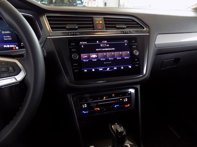 Used 2022 Volkswagen Tiguan SE AWD/4WD image 14