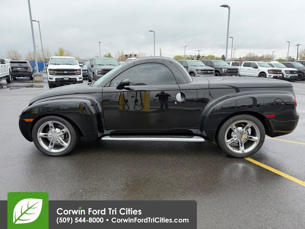 Used 2004 Chevrolet SSR w/ Preferred Equipment Group image 11