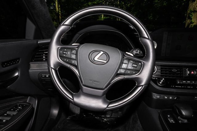 Used 2023 Lexus LS 500h AWD w/ Luxury Package image 18