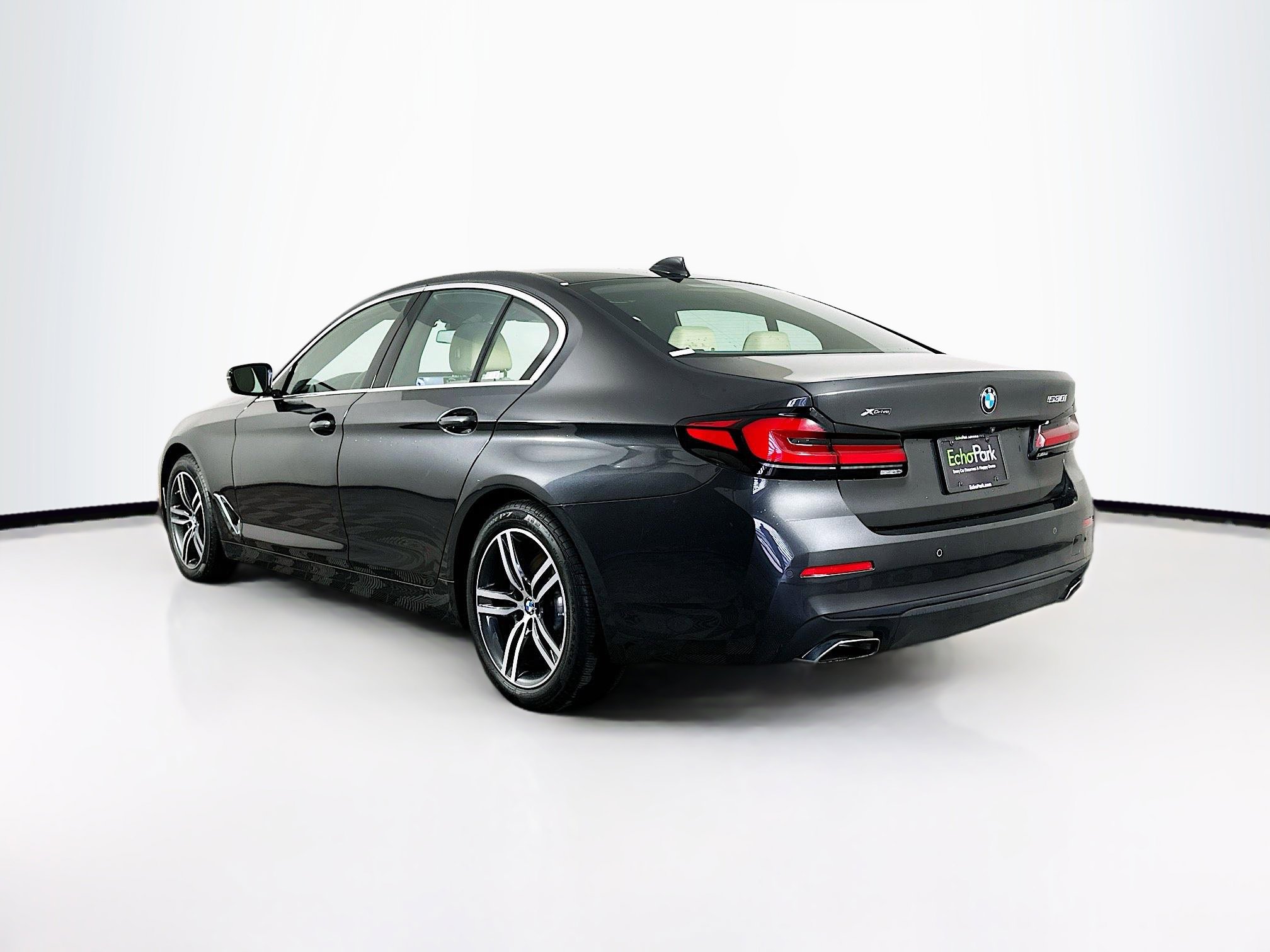 Used 2022 BMW 530i xDrive w/ Premium Package image 5