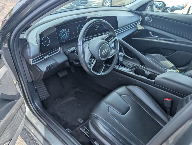 Used 2025 Hyundai Elantra Limited FWD image 14