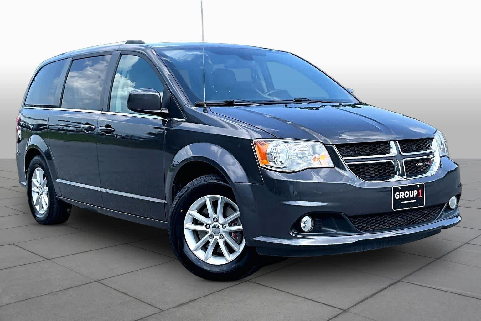 Used 2019 Dodge Grand Caravan SXT FWD image 3