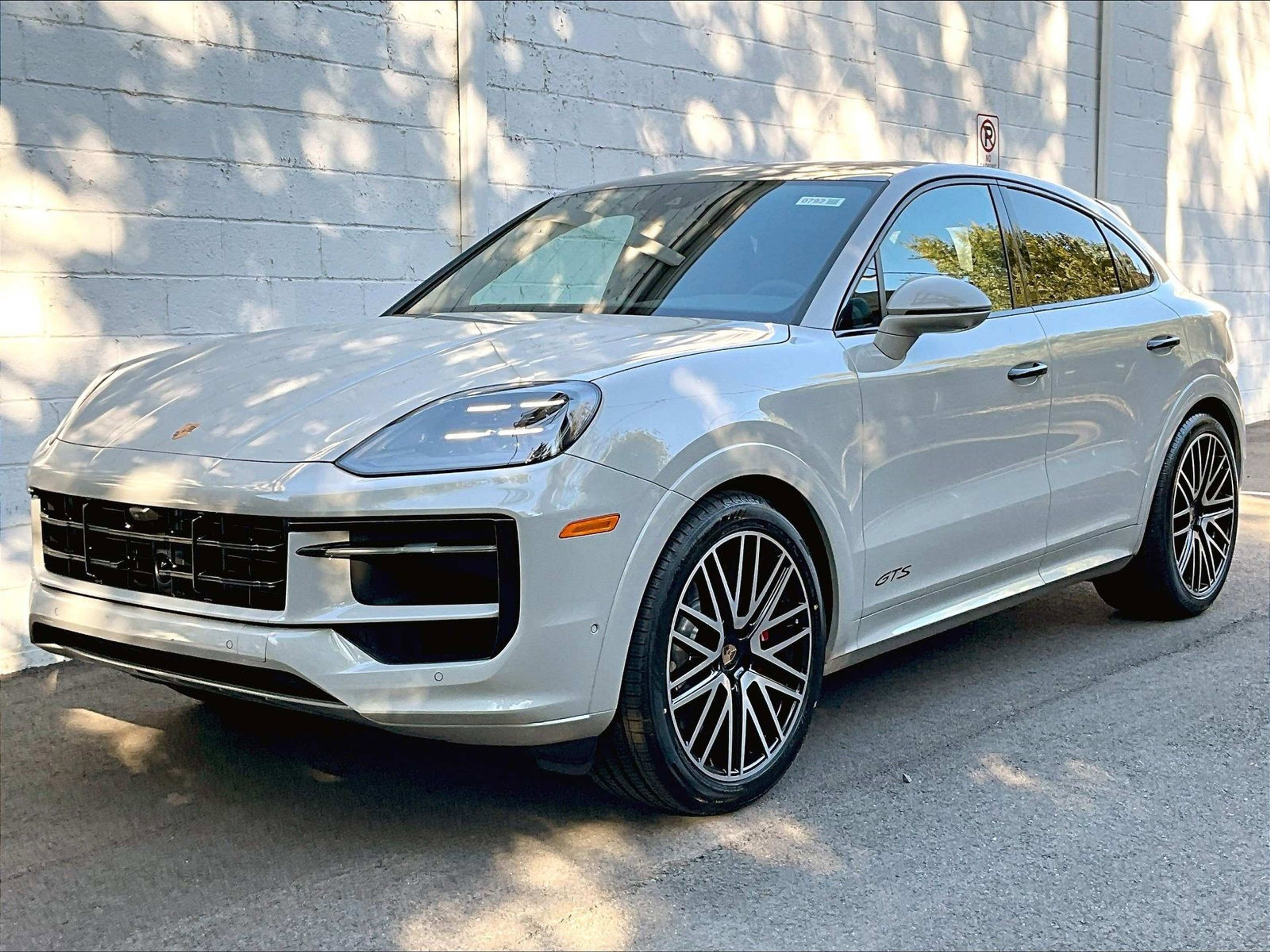 New 2026 Porsche Cayenne GTS image 1