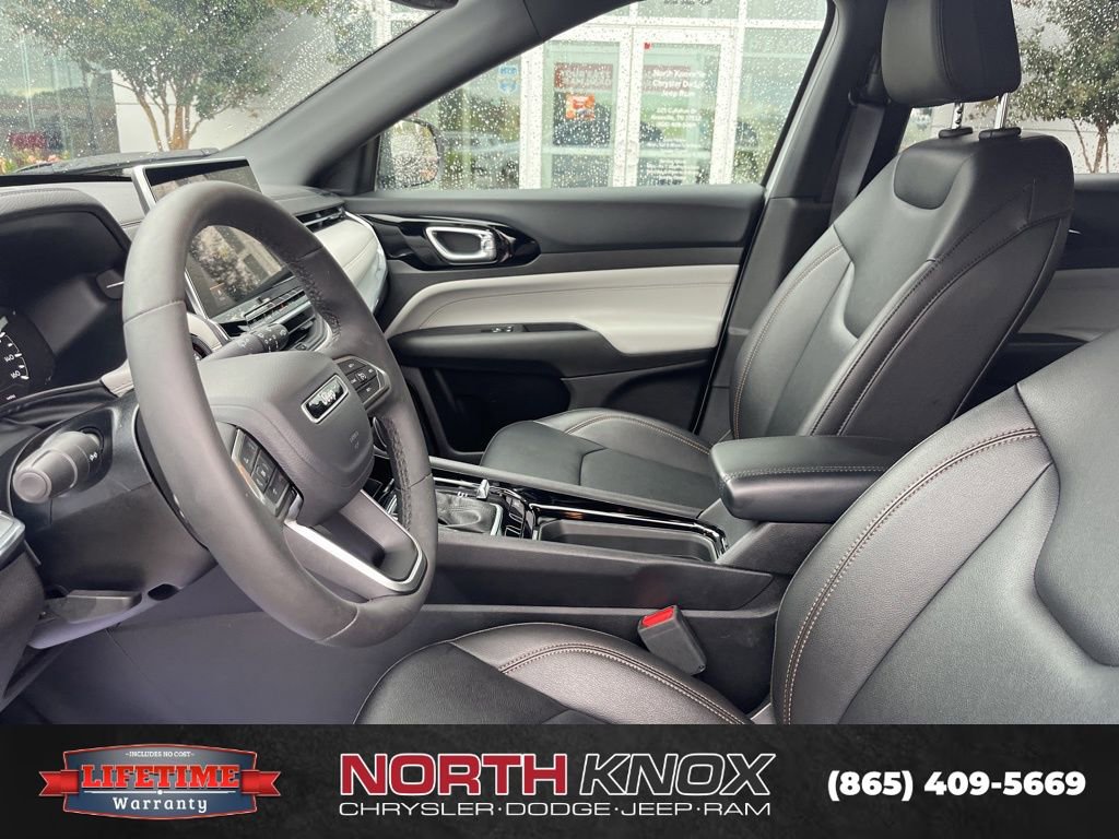 Used 2024 Jeep Compass Limited image 3