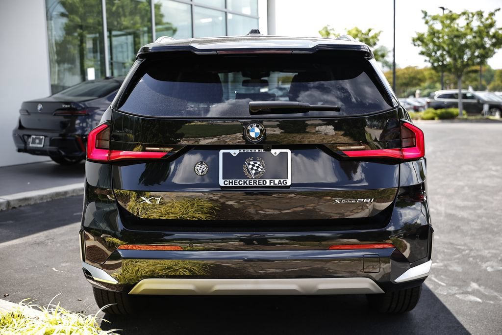 Used 2025 BMW X1 xDrive28i AWD/4WD image 6