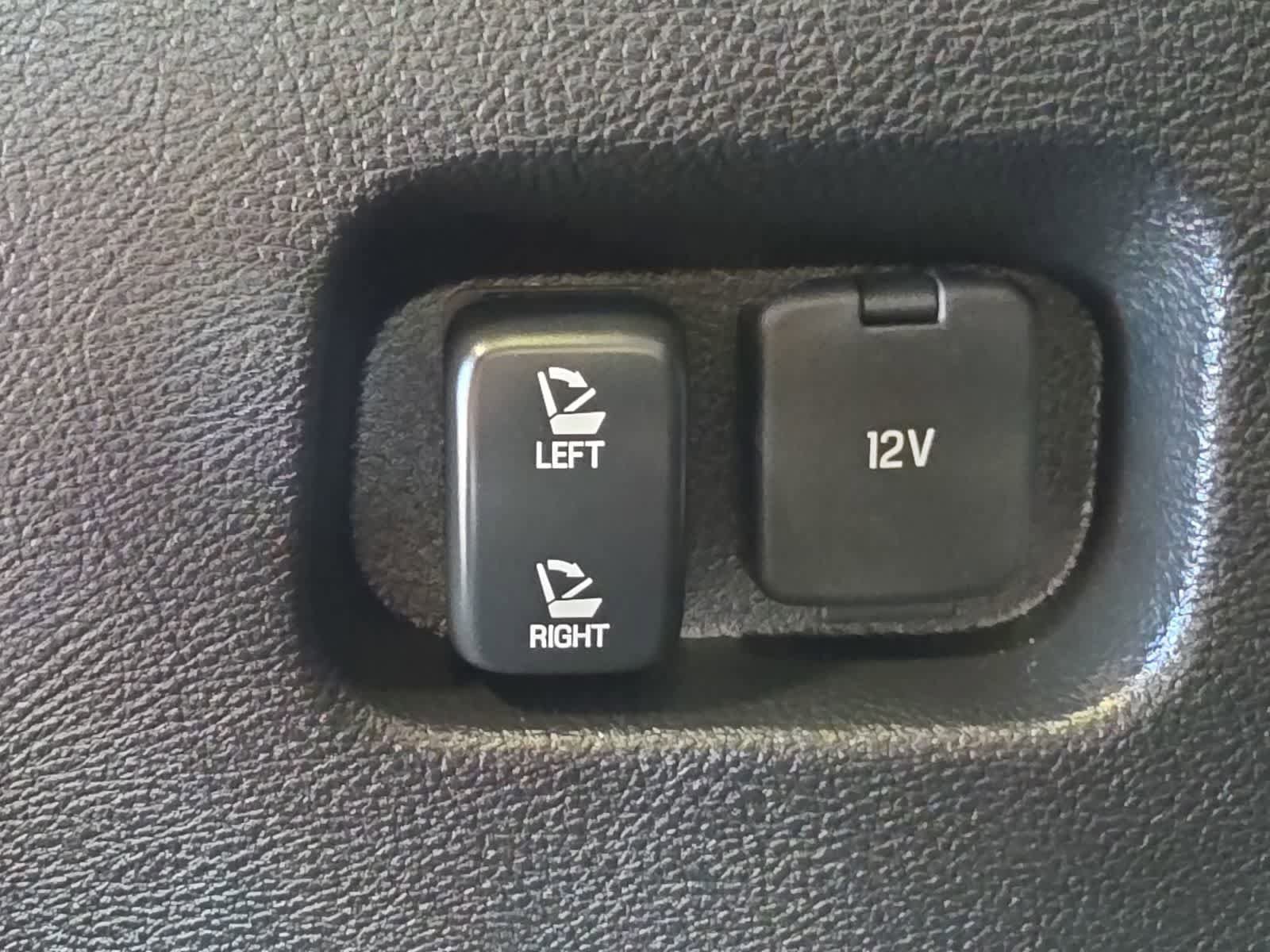 Used 2024 Ford Edge Titanium w/ Equipment Group 301A AWD/4WD image 34