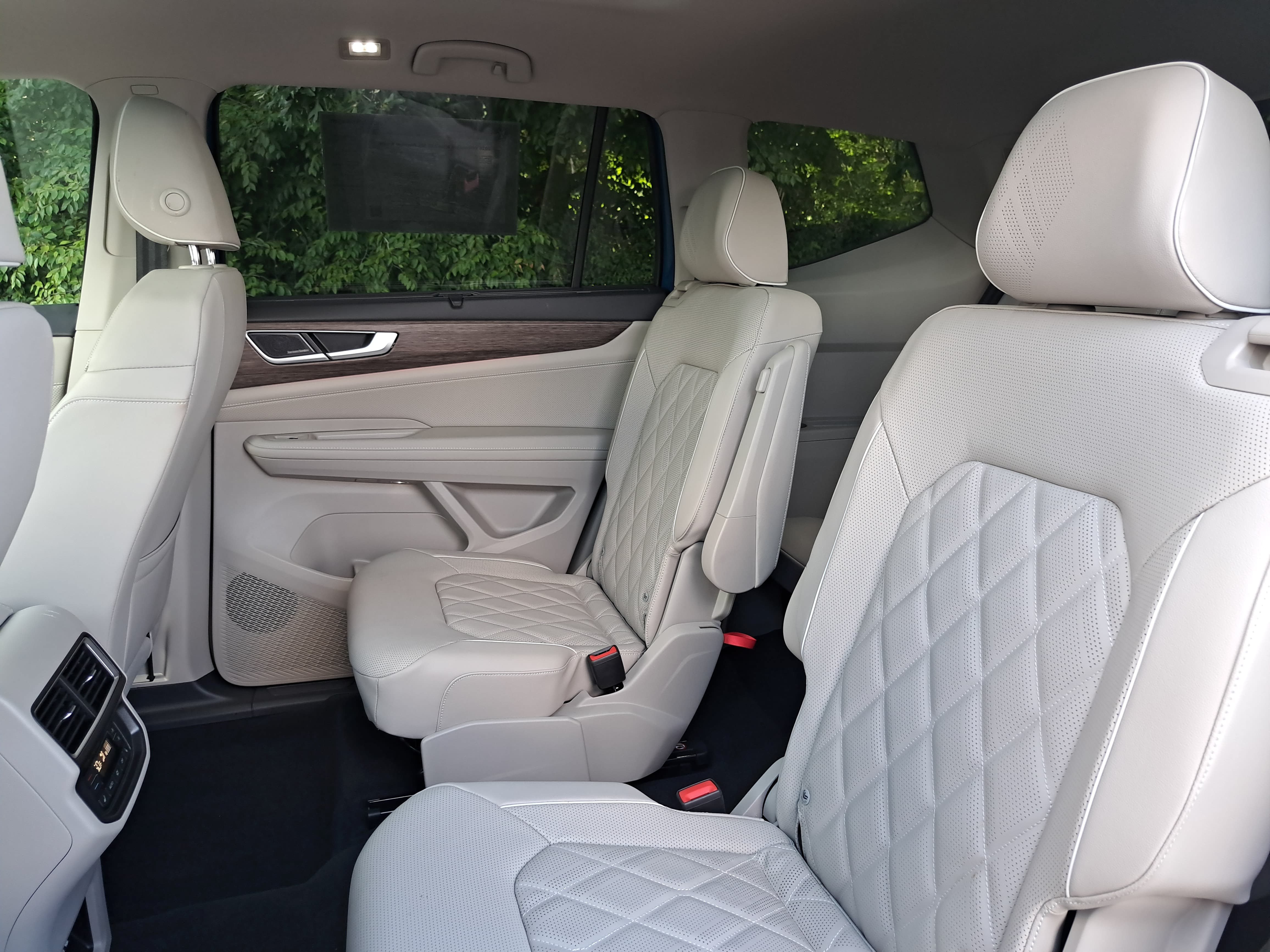 Certified 2026 Volkswagen Atlas SEL Premium R-Line AWD/4WD image 15