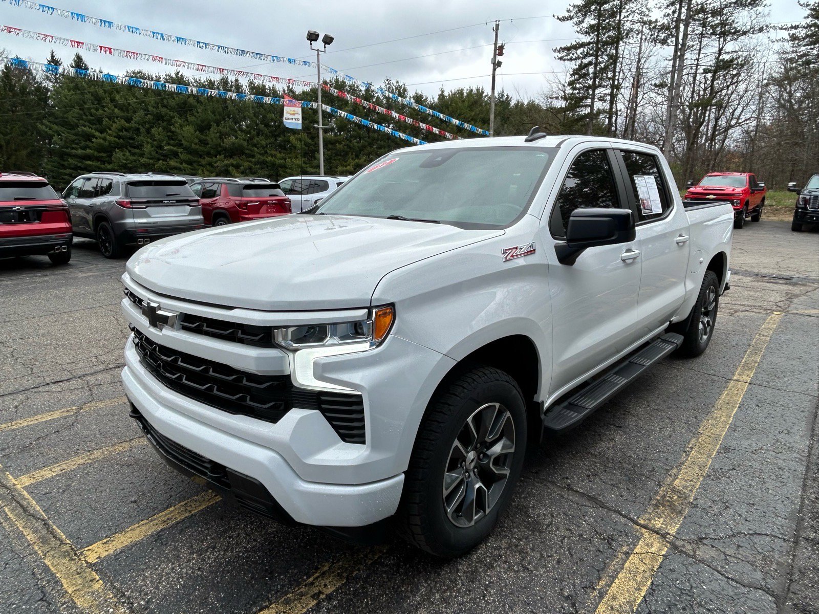 Used 2022 Chevrolet Silverado 1500 RST AWD/4WD image 2