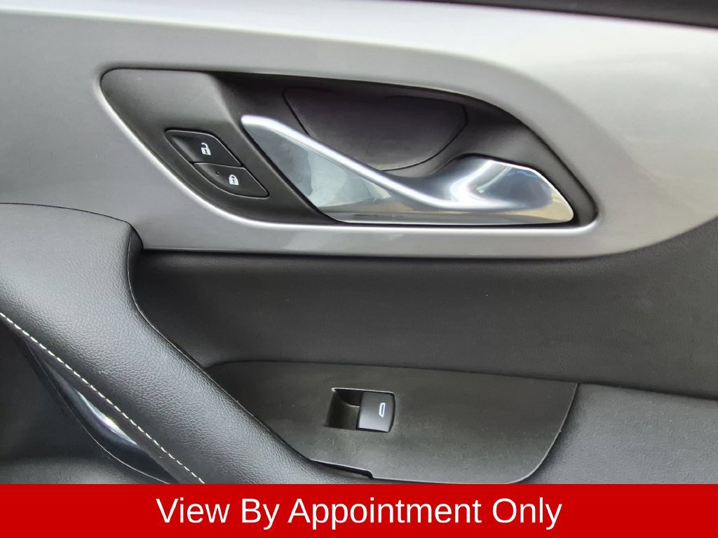 Used 2025 Chevrolet Blazer LT FWD image 33