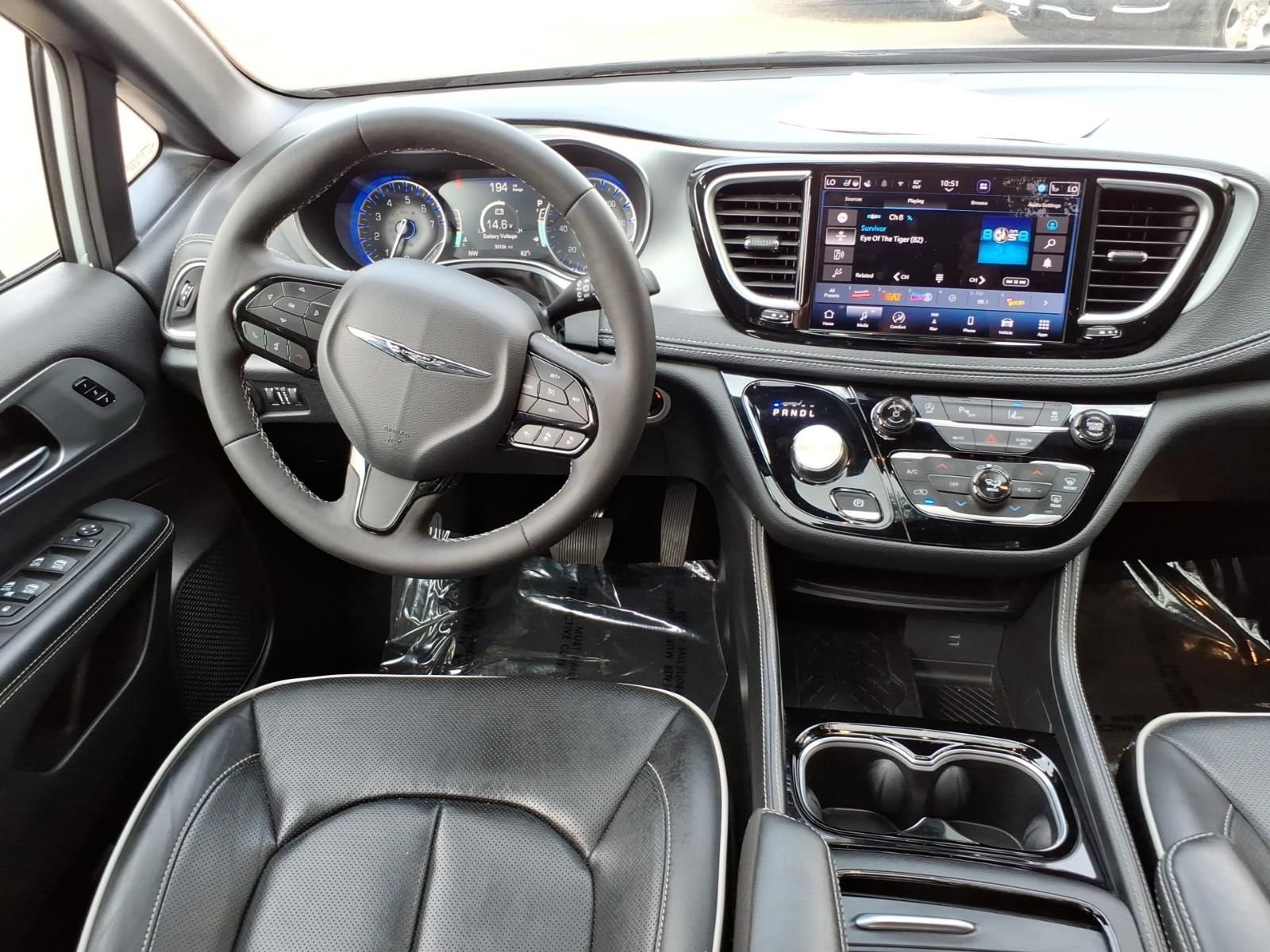 Used 2026 Chrysler Pacifica Limited w/ S Appearance Package FWD image 19