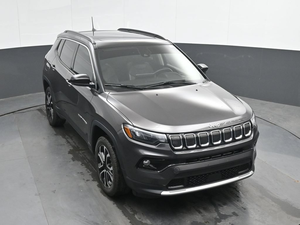 Used 2022 Jeep Compass Limited w/ Sun and Sound Group AWD/4WD image 35