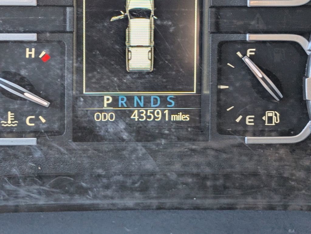 Used 2021 Toyota Tundra SR5 w/ Trail Edition image 29