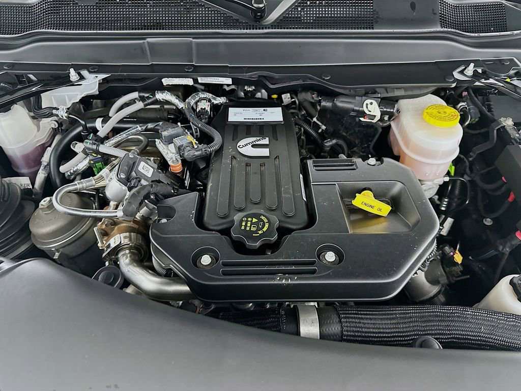 Used 2025 RAM 3500 Laramie image 31