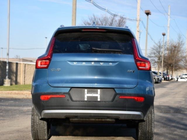 Certified 2025 Volvo XC40 B5 Plus AWD/4WD image 6