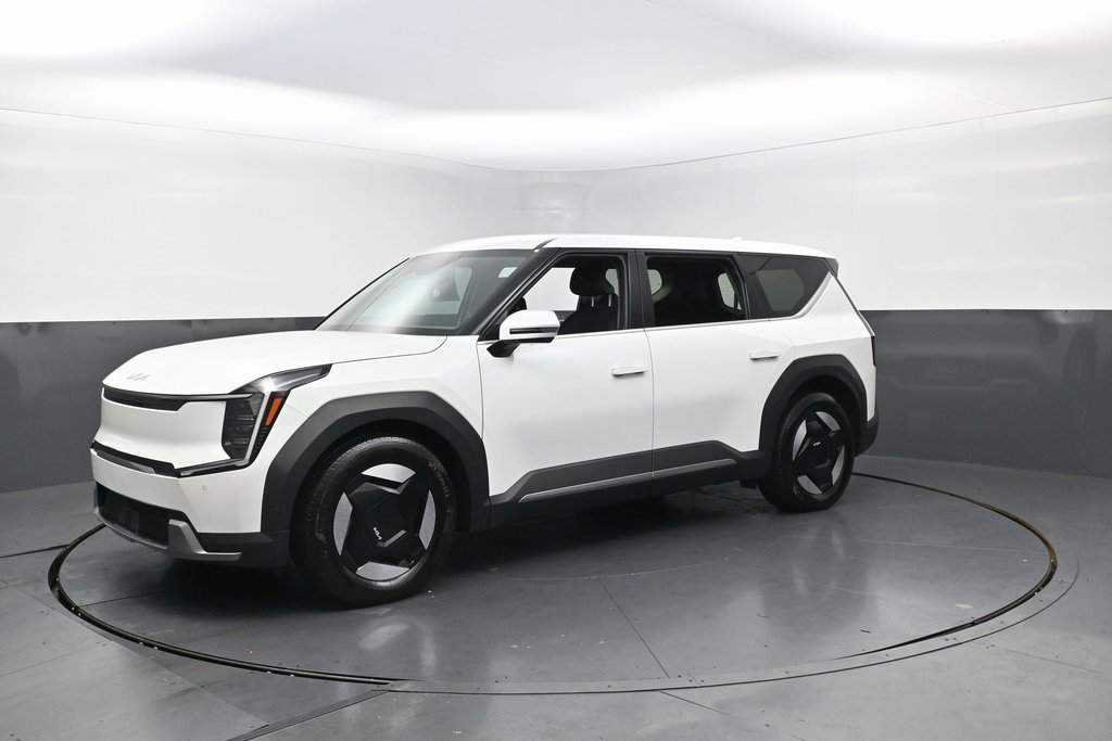 Used 2024 Kia EV9 Light Long Range image 9