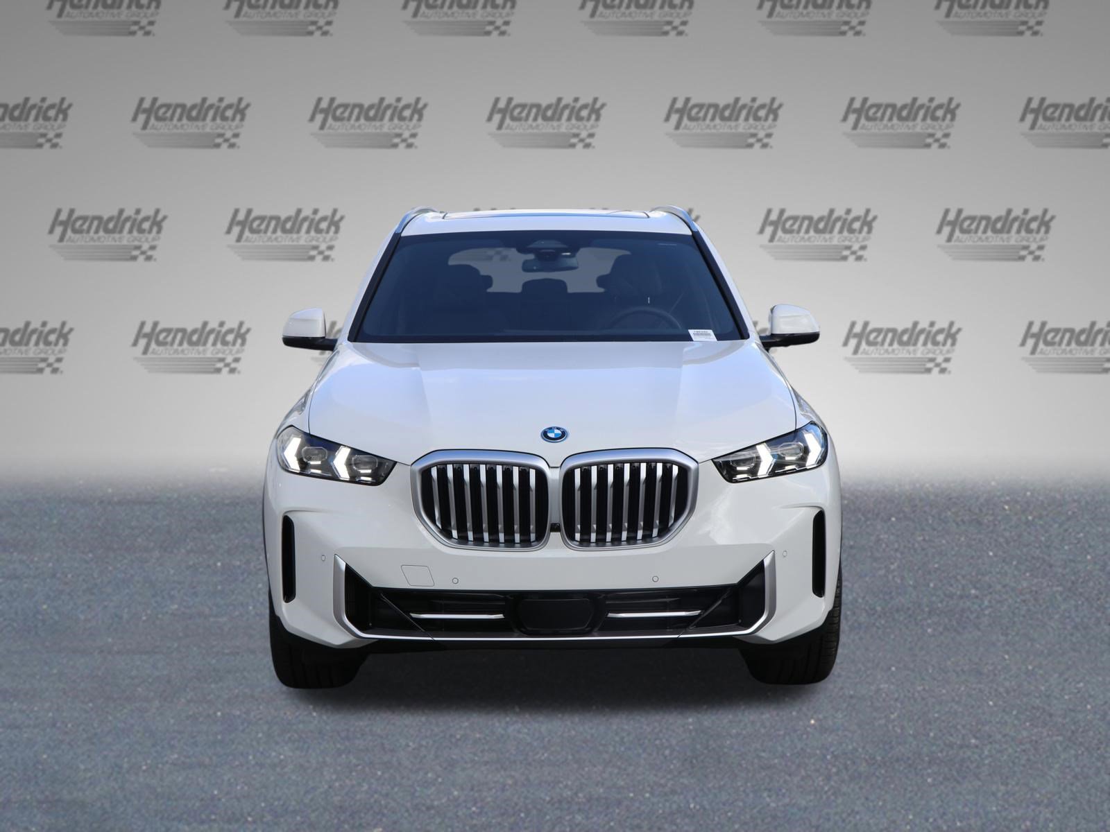 Used 2026 BMW X5 xDrive50e w/ Parking Assistance Package image 8