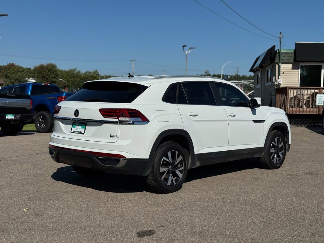 Used 2022 Volkswagen Atlas Cross Sport SE image 8