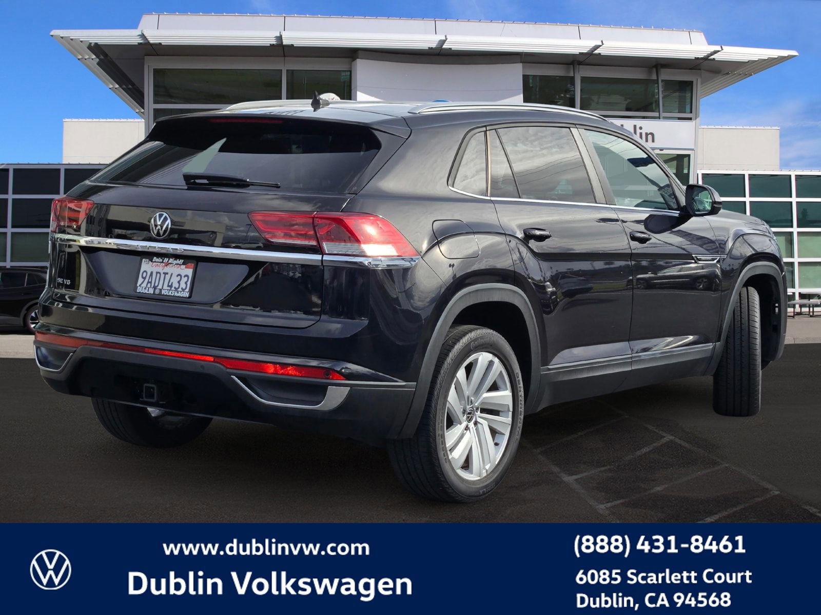 Used 2021 Volkswagen Atlas Cross Sport SE w/ Panoramic Sunroof Package image 4