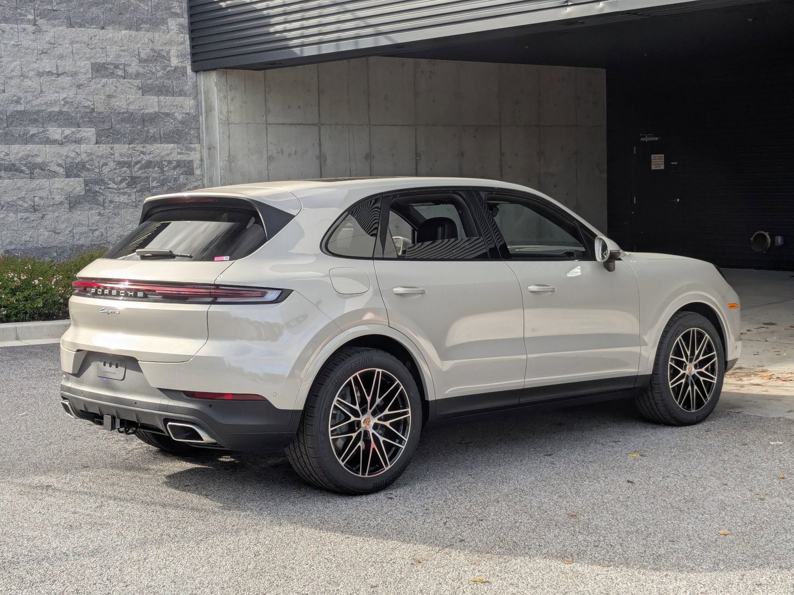 Certified 2026 Porsche Cayenne AWD/4WD image 9