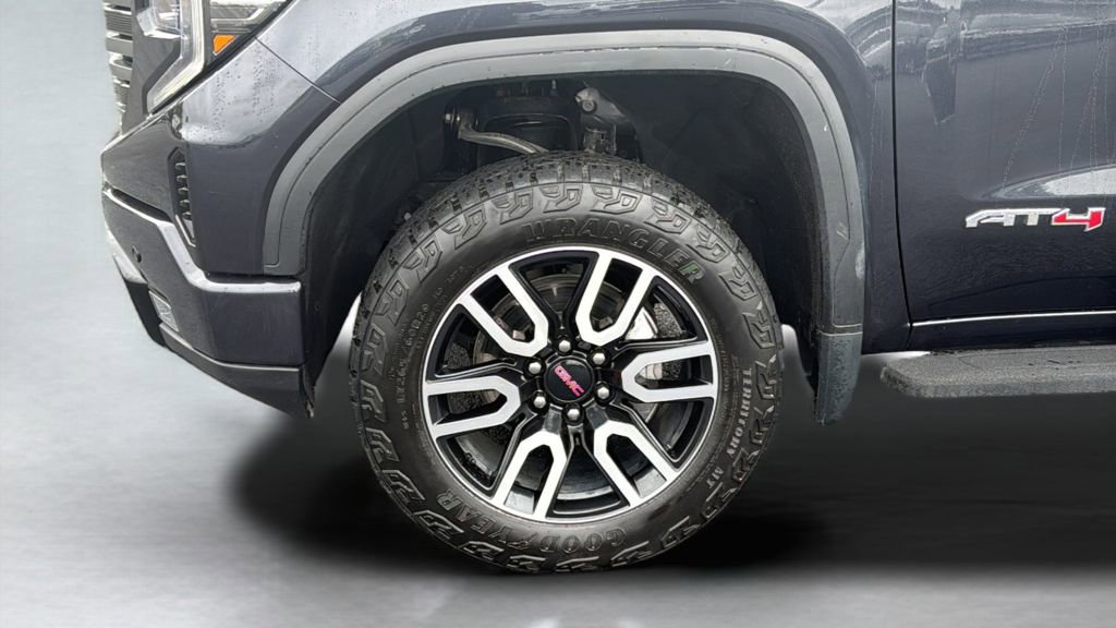 Used 2023 GMC Sierra 1500 AT4 w/ AT4 Premium Package AWD/4WD image 21