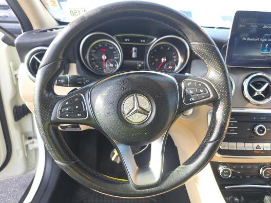 Used 2018 Mercedes-Benz GLA 250 4MATIC image 5