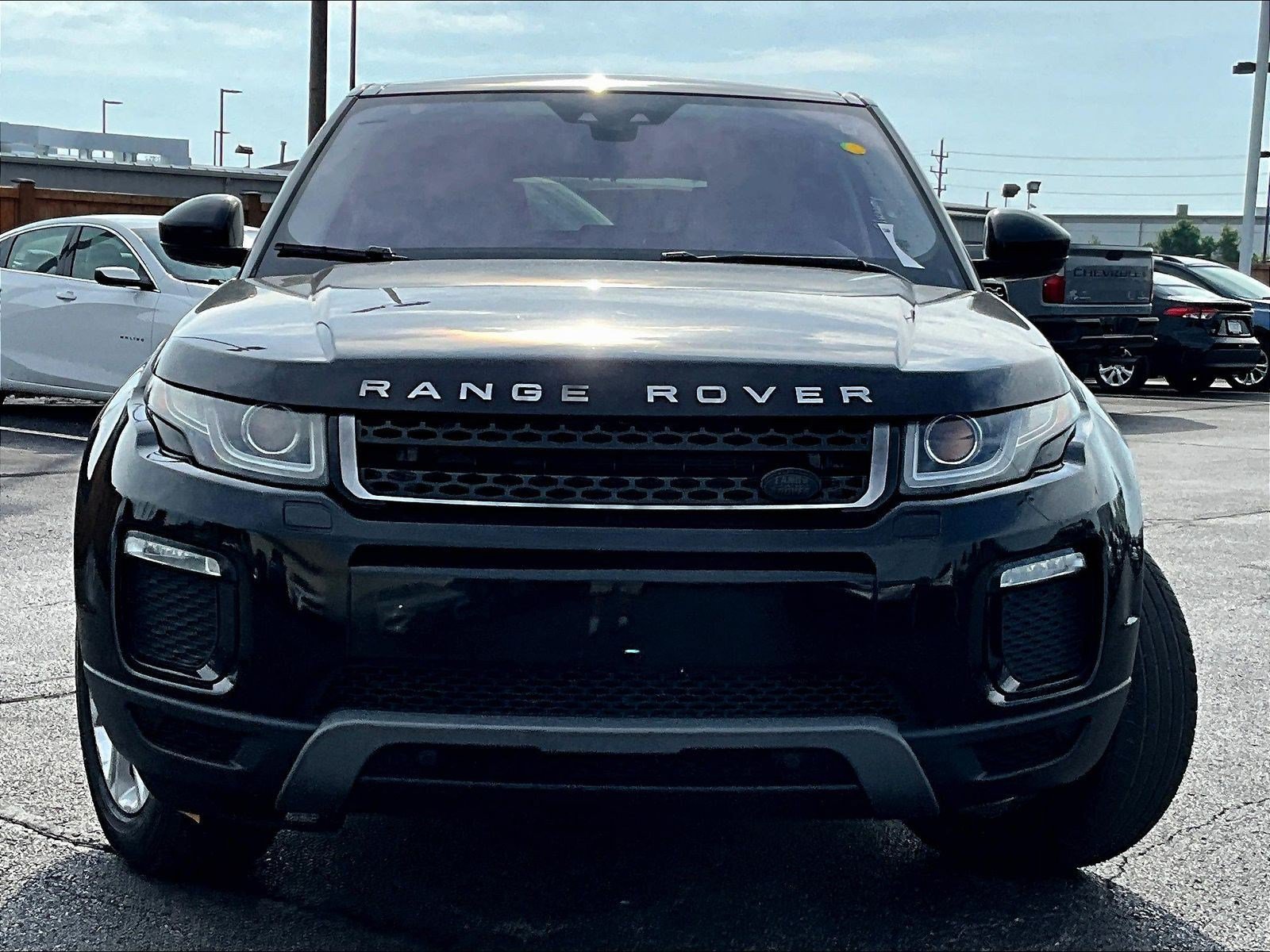 Used 2018 Land Rover Range Rover Evoque SE AWD/4WD image 2