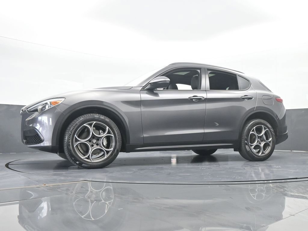 Used 2023 Alfa Romeo Stelvio Sprint image 59