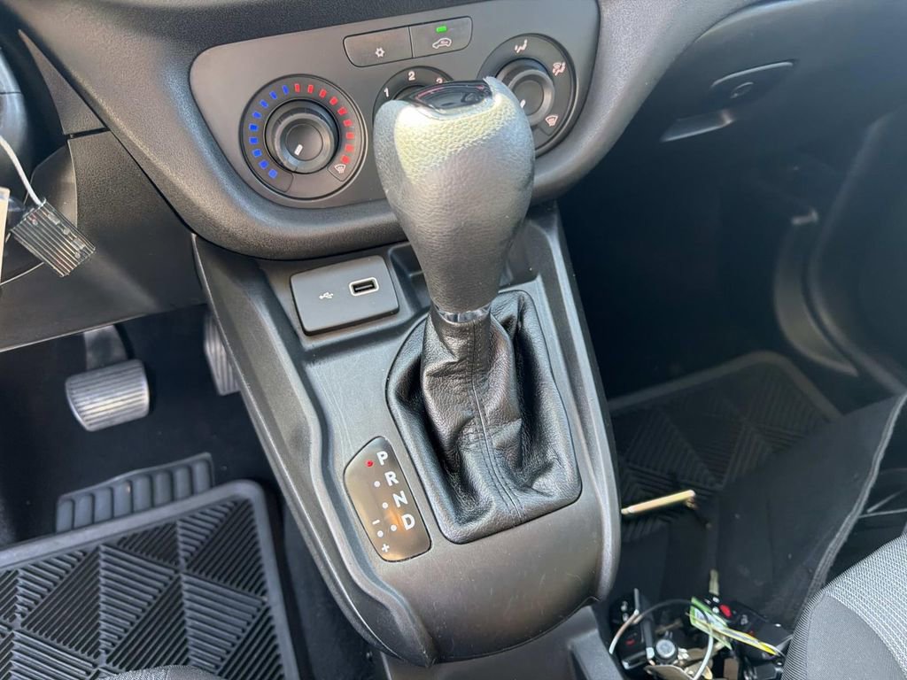 Used 2022 RAM ProMaster City Tradesman FWD image 28