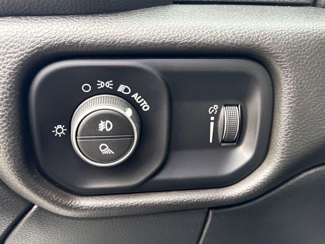 Used 2022 RAM 3500 Big Horn image 20