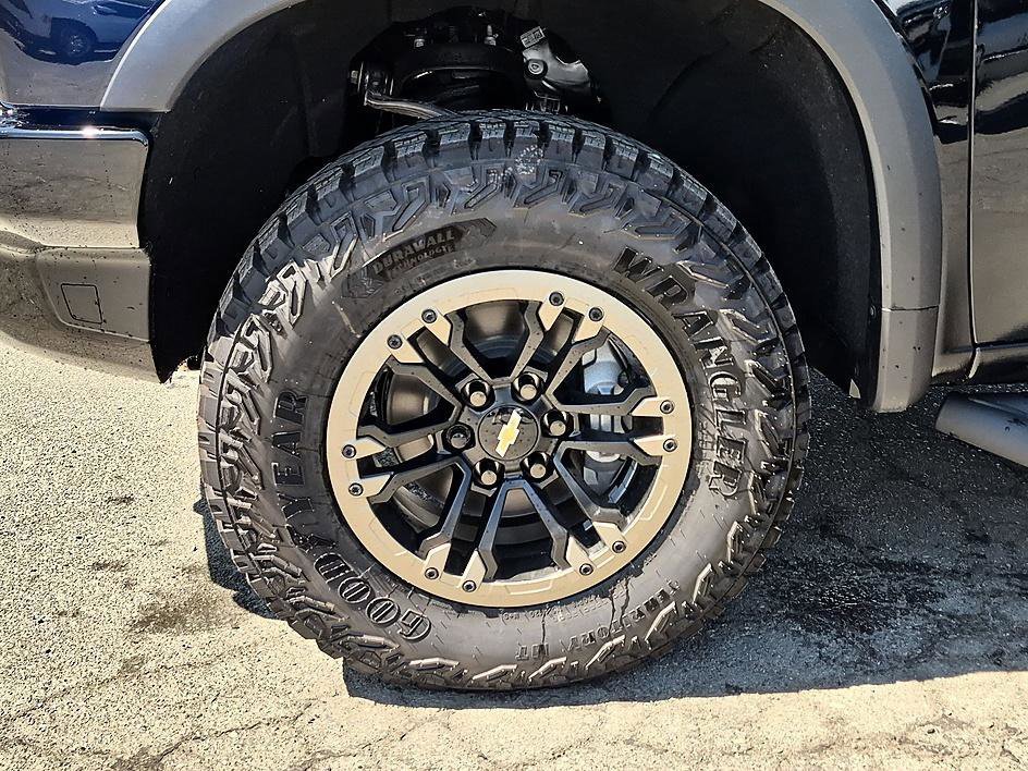 New 2026 Chevrolet Silverado 1500 ZR2 AWD/4WD image 10