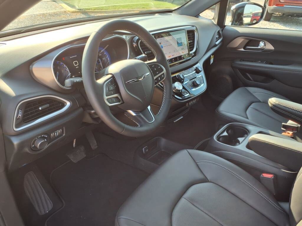 New 2025 Chrysler Voyager LX FWD image 12