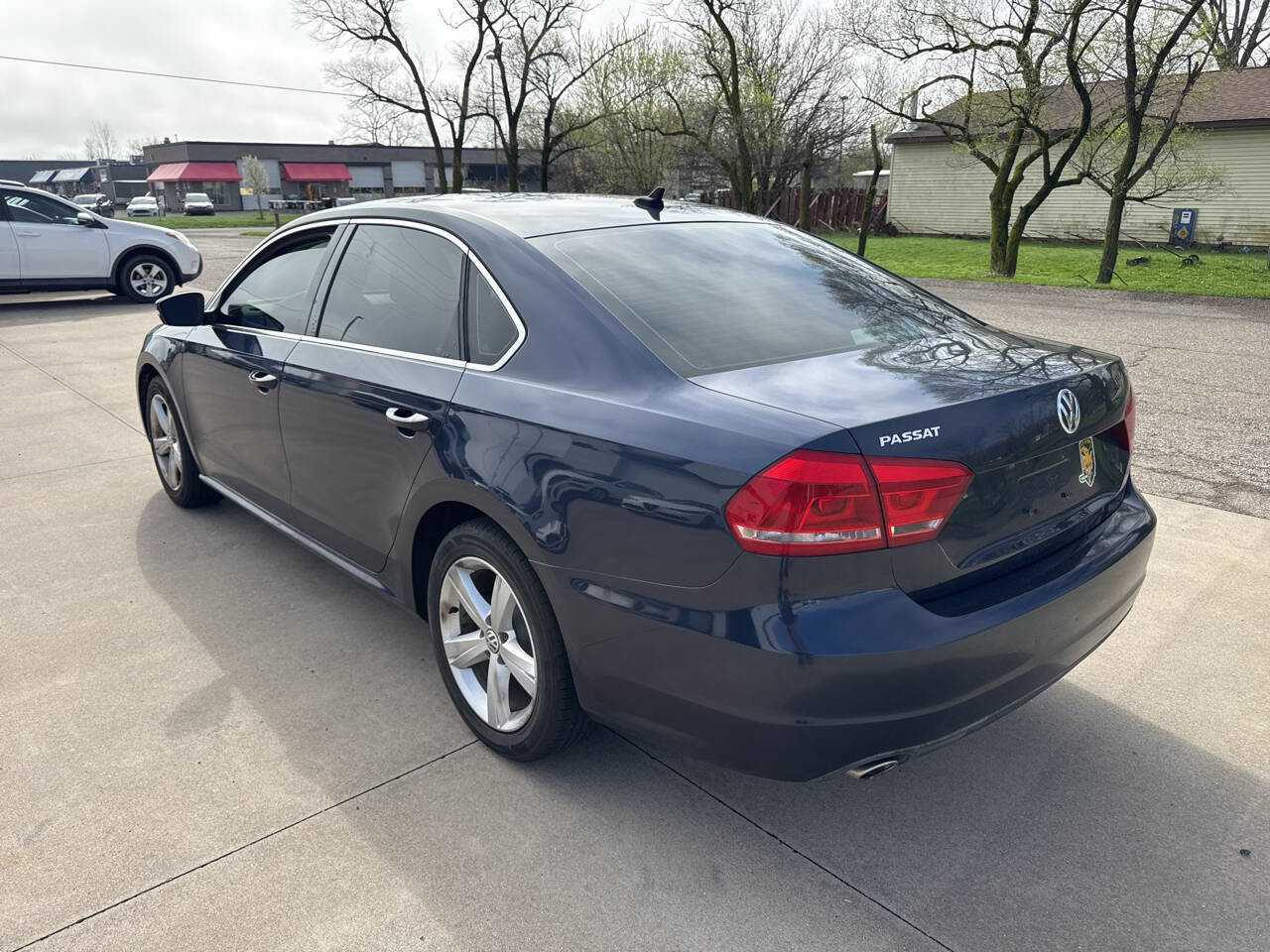 Used 2013 Volkswagen Passat TDI SE FWD image 3