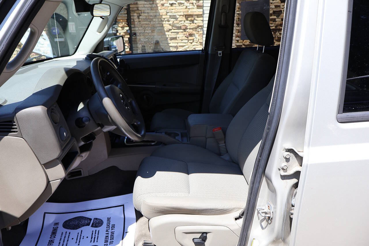 Used 2007 Jeep Commander Sport AWD/4WD image 23