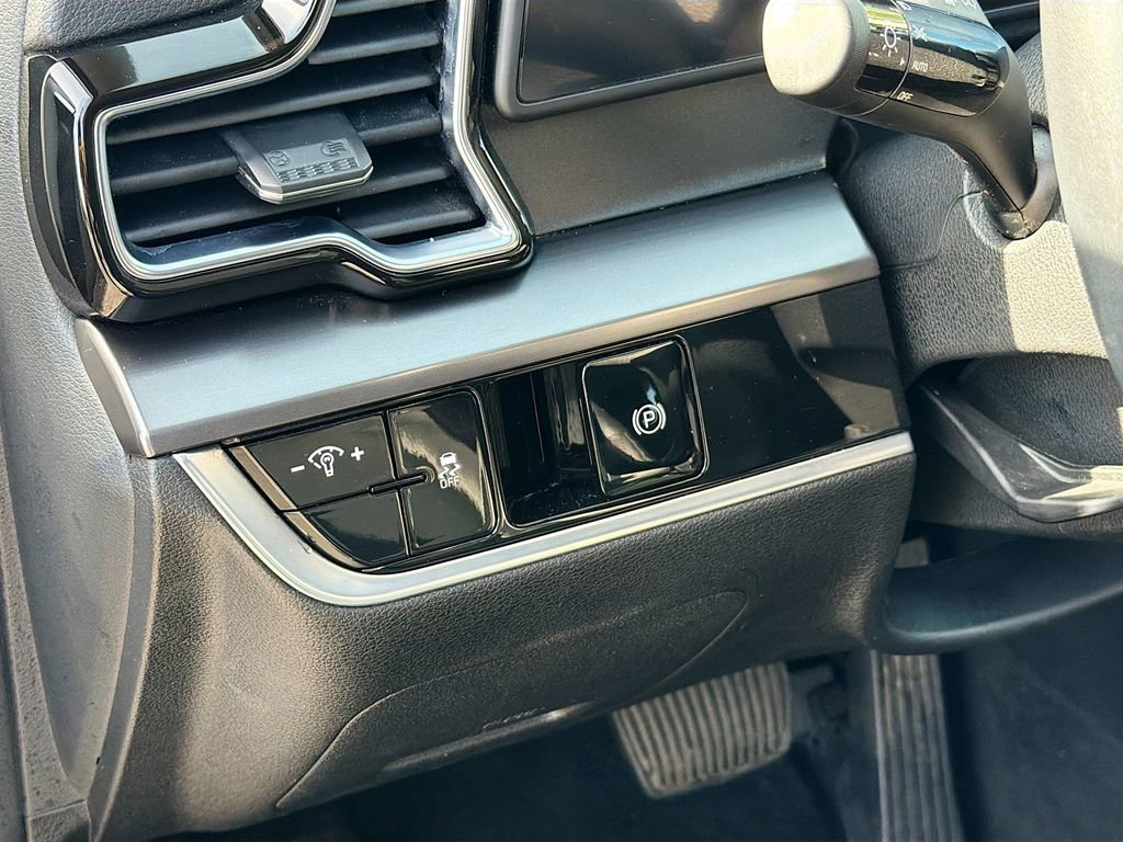 Used 2023 Kia Sportage EX image 10