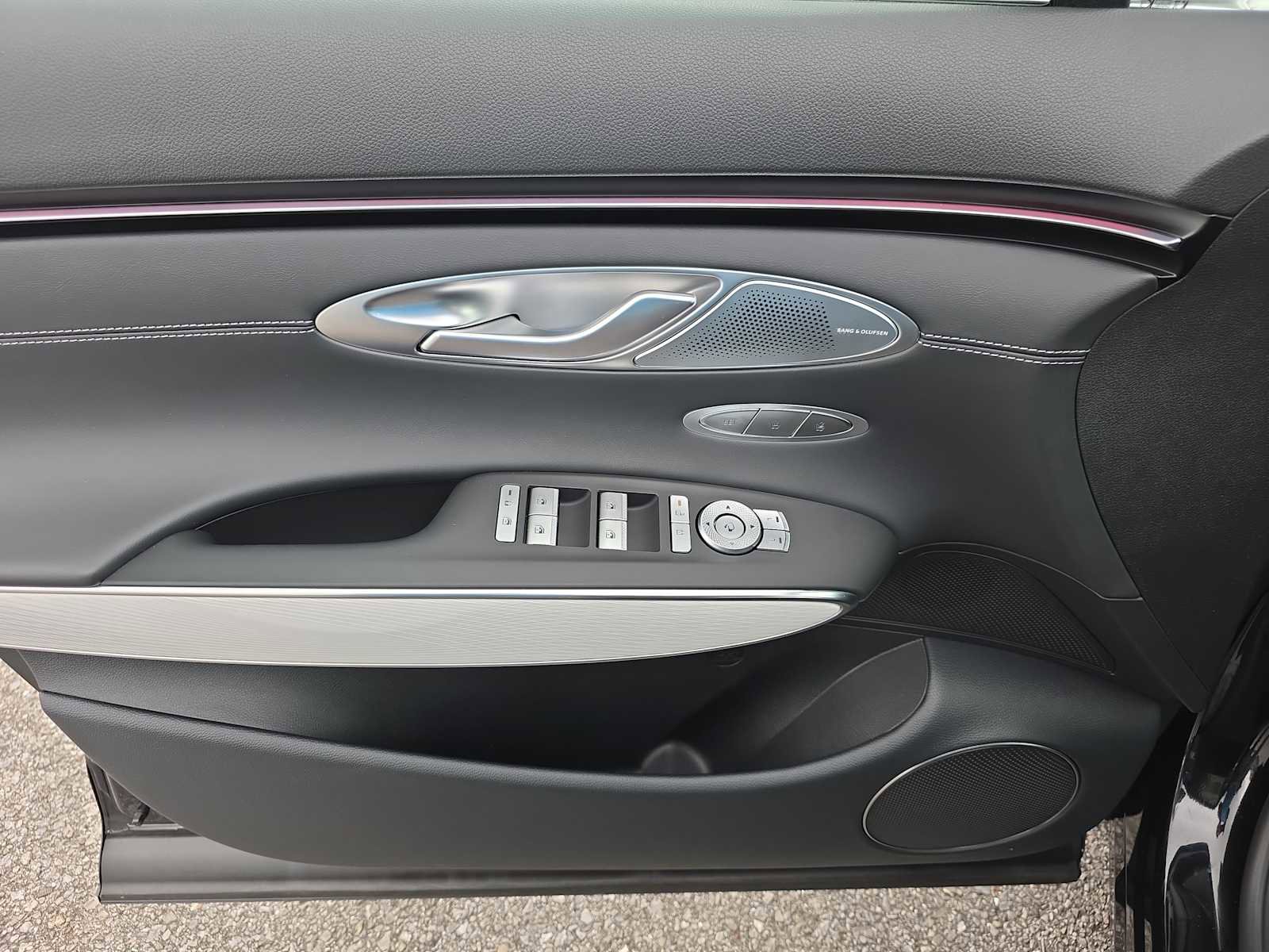 New 2026 Genesis GV70 2.5T Advanced image 15