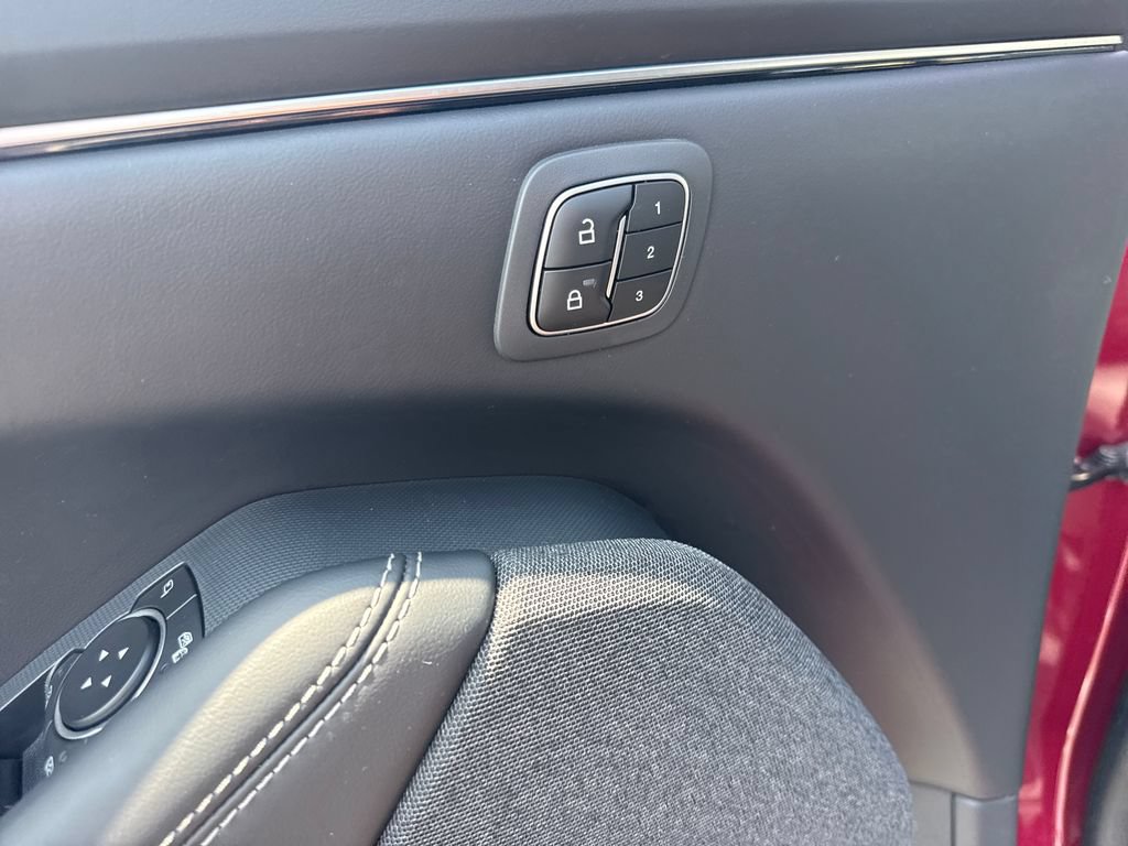 Used 2025 Ford Mustang Mach-E Premium AWD/4WD image 27