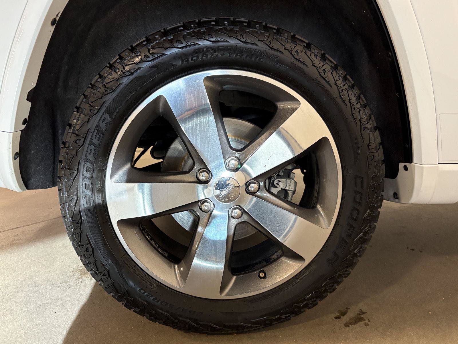 Used 2015 Jeep Grand Cherokee Overland AWD/4WD image 61