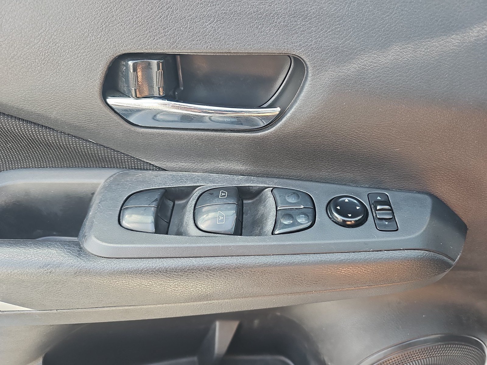 Used 2022 Nissan Kicks SV FWD image 22